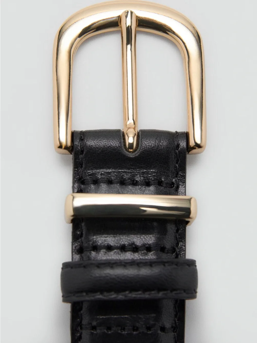 NWT (size small) MANGO BUCKLE LEATHER BELT